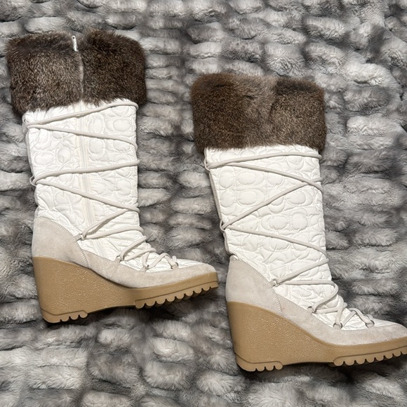 Coach rabbit fur boots from ITALY 🇮🇹 size 9 - Picture 4 of 9
